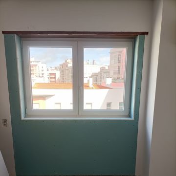 Radu Pladur - Lisboa - Trockenbau reparieren und Oberflächenstruktur geben