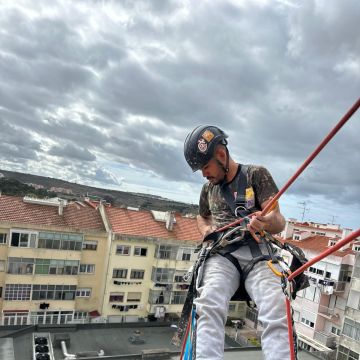 Roberto Santos - Lisboa - Outdoor Plumbing Repair or Maintenance