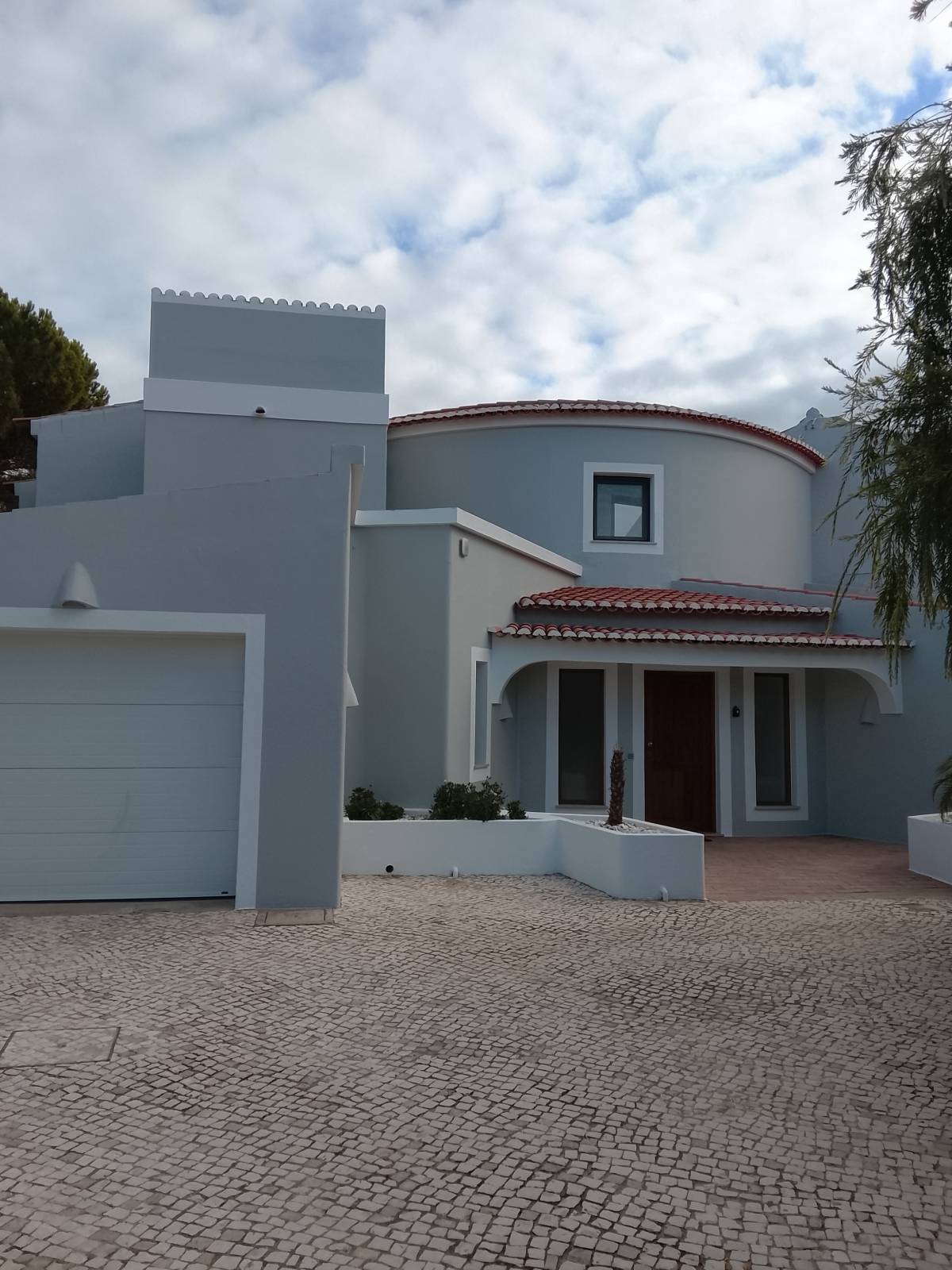 Pinturas exterior e interiores, acabamentos acrílico, reparação barramento de parede - Silves - Remoção de Lixo e Entulho