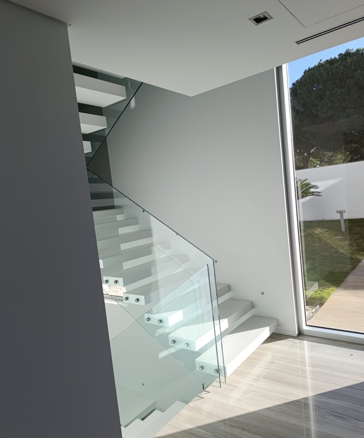 LuxProPaint - Olhão - Crib Assembly