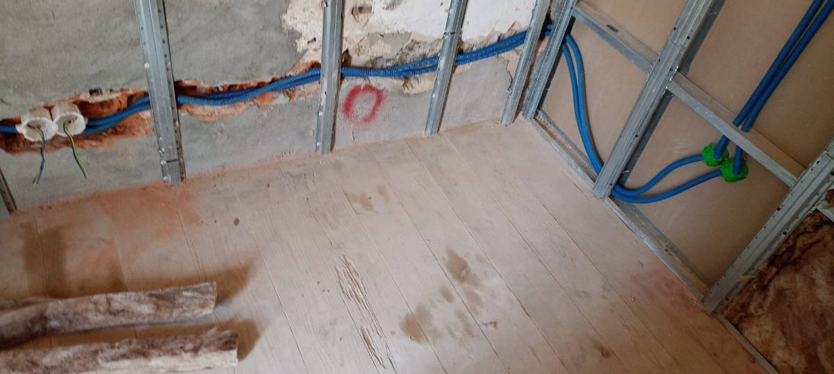 Amine work - Odivelas - Construção de Piscina Abaixo do Solo