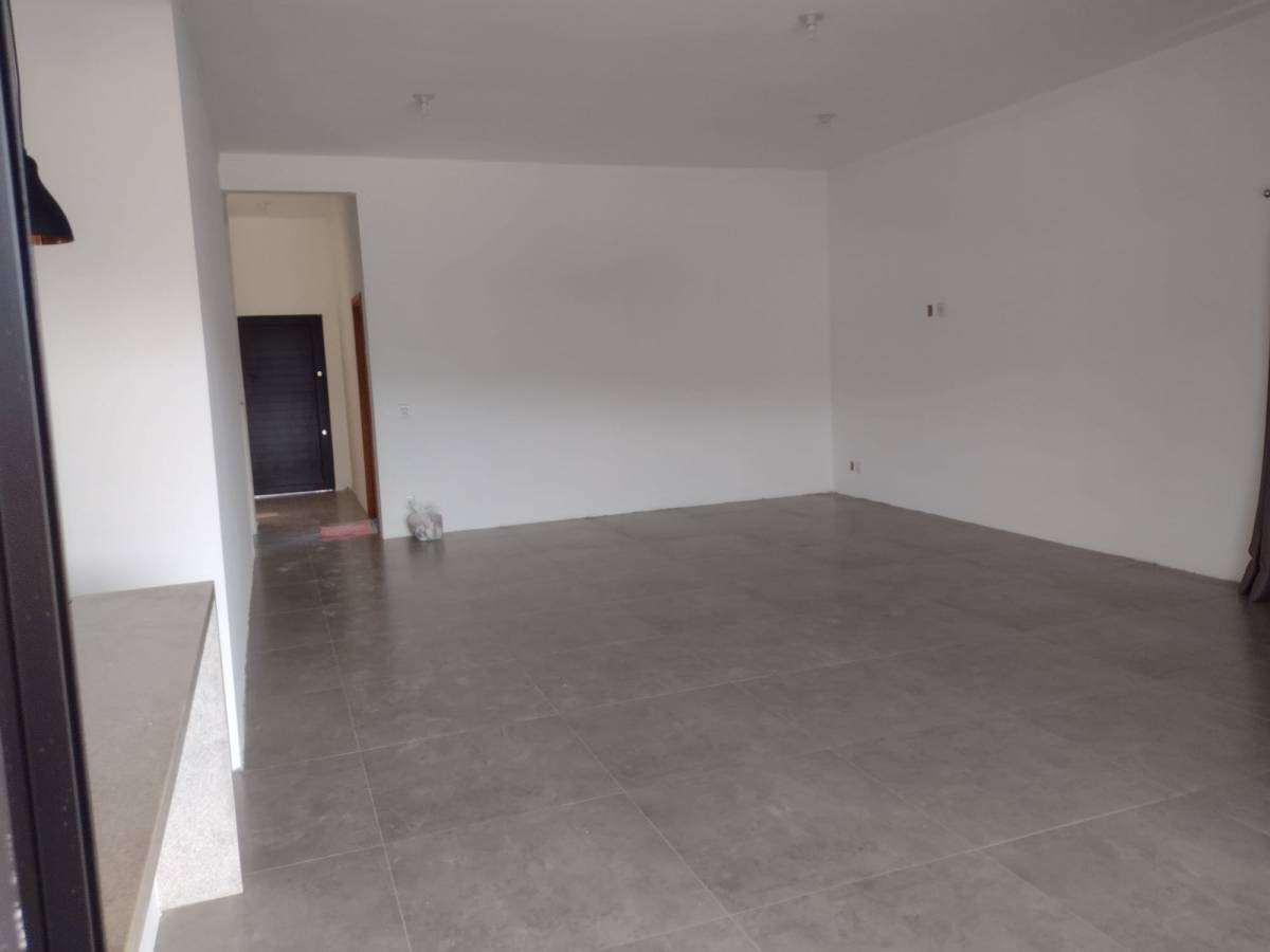 ALVES VITAL REMODELAÇÕES - Caldas da Rainha - Stone or Tile Flooring Installation