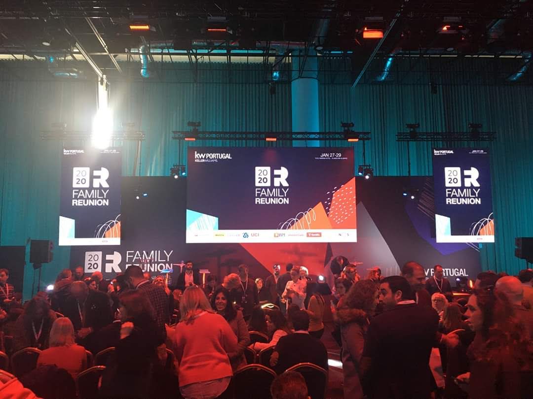 Palco Singular Audiovisuais - Odivelas - Alquiler de equipos de sonido para eventos
