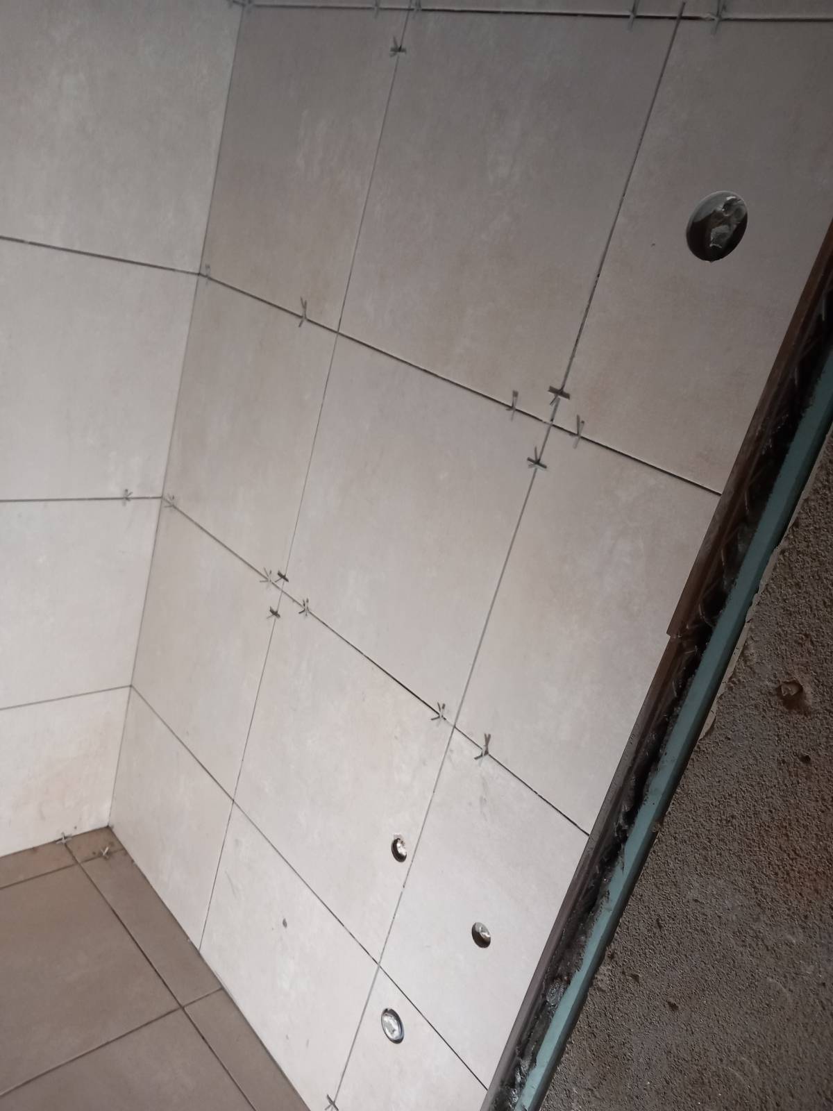 Amine work - Odivelas - Calafetagem