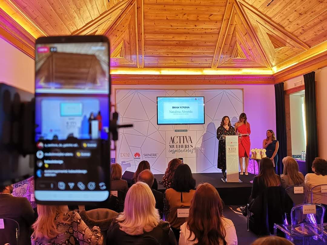 Palco Singular Audiovisuais - Odivelas - Alquiler de equipos de AV para eventos