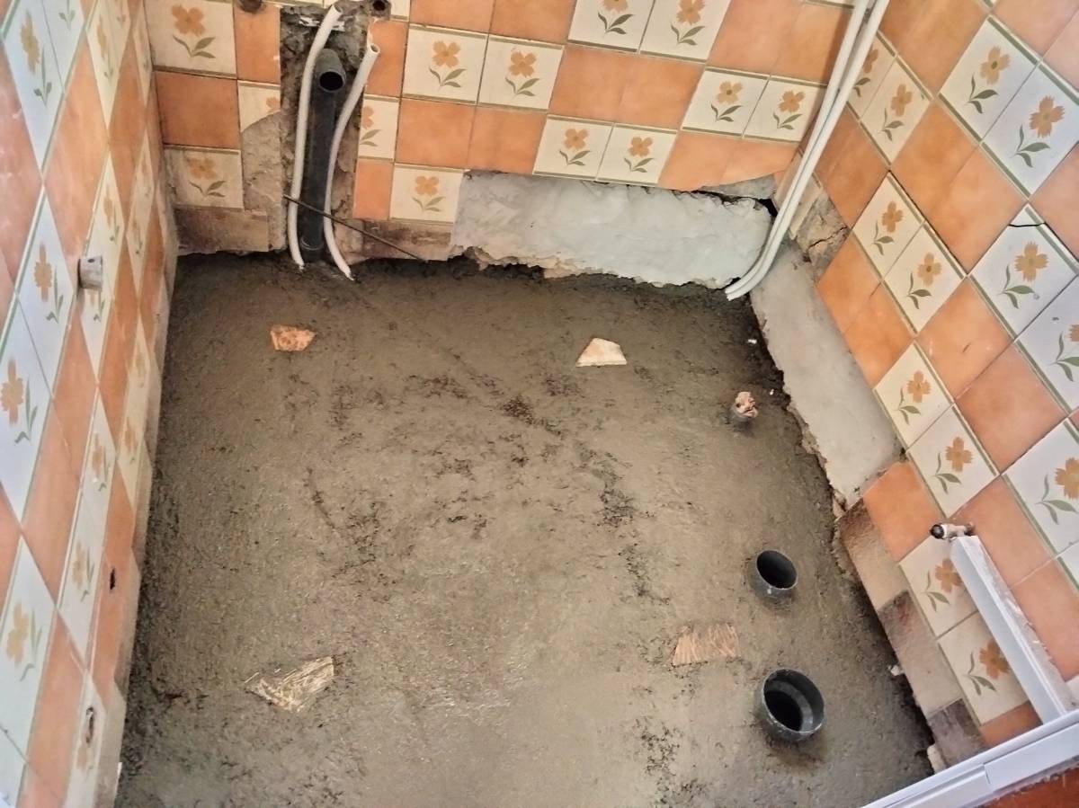 Mult Service Instalações  e Remodelação - Sintra - Reparação ou Manutenção de Canalização Exterior