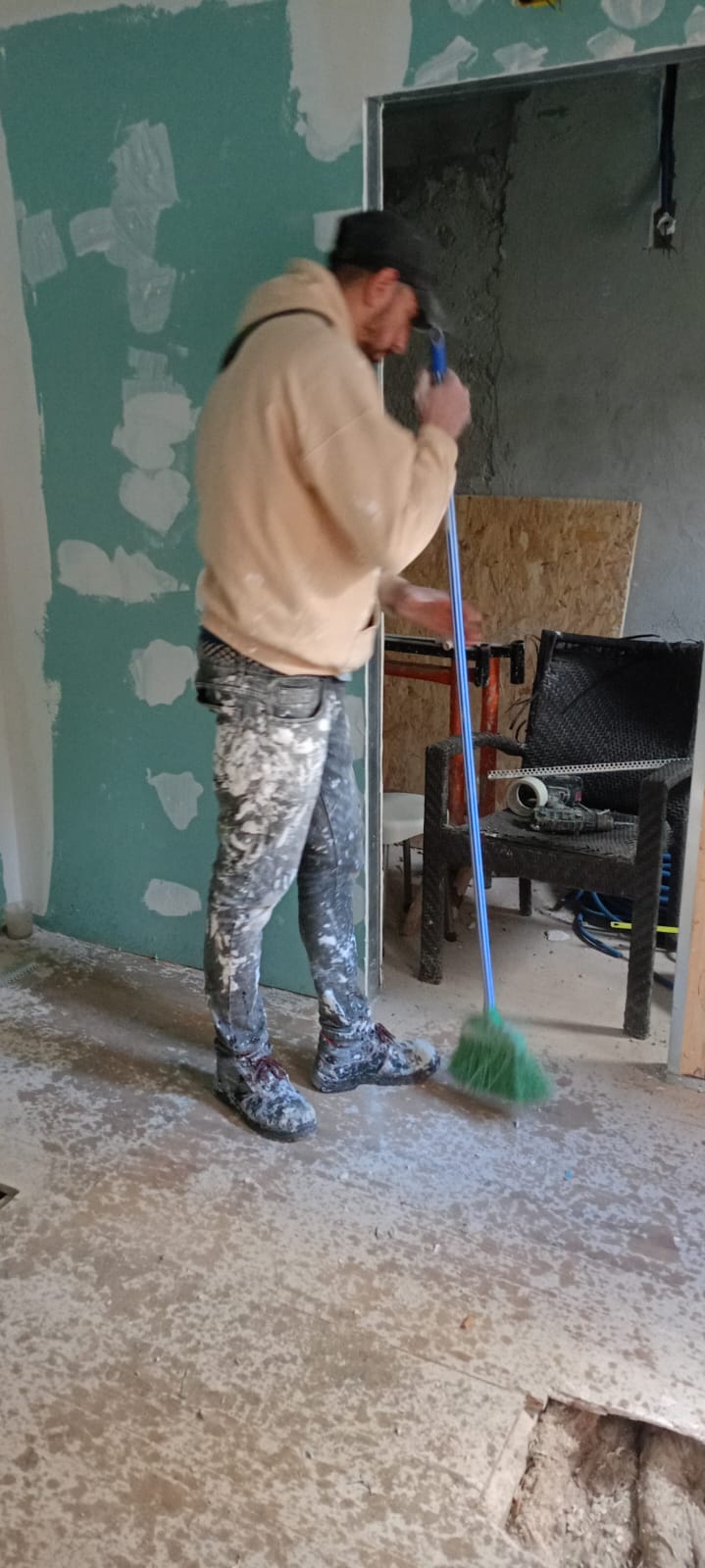 Amine work - Odivelas - Retoque de Pavimento em Madeira