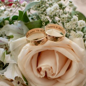 Wedding Officiant - Paloma Fantini - Blaen-Cil-Llech