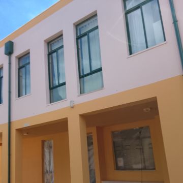 Pinturas exterior e interiores, acabamentos acrílico, reparação barramento de parede - Silves - Pintura de Portas