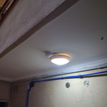 ELASTIC TOMORROW - Loures - Installation und Montage von Lampen
