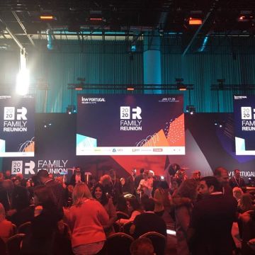 Palco Singular Audiovisuais - Odivelas - Alquiler de equipos de sonido para eventos
