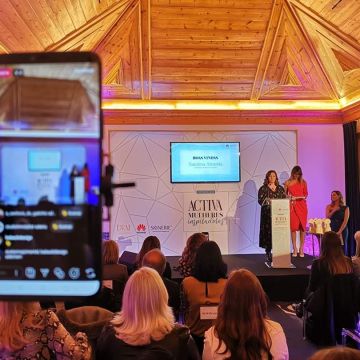Palco Singular Audiovisuais - Odivelas - Alquiler de equipos de AV para eventos