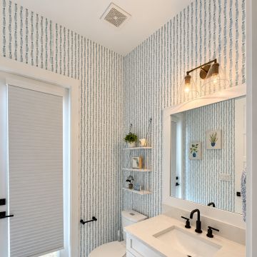 NN Wallcovering Renovations - Lisboa - Door Painting