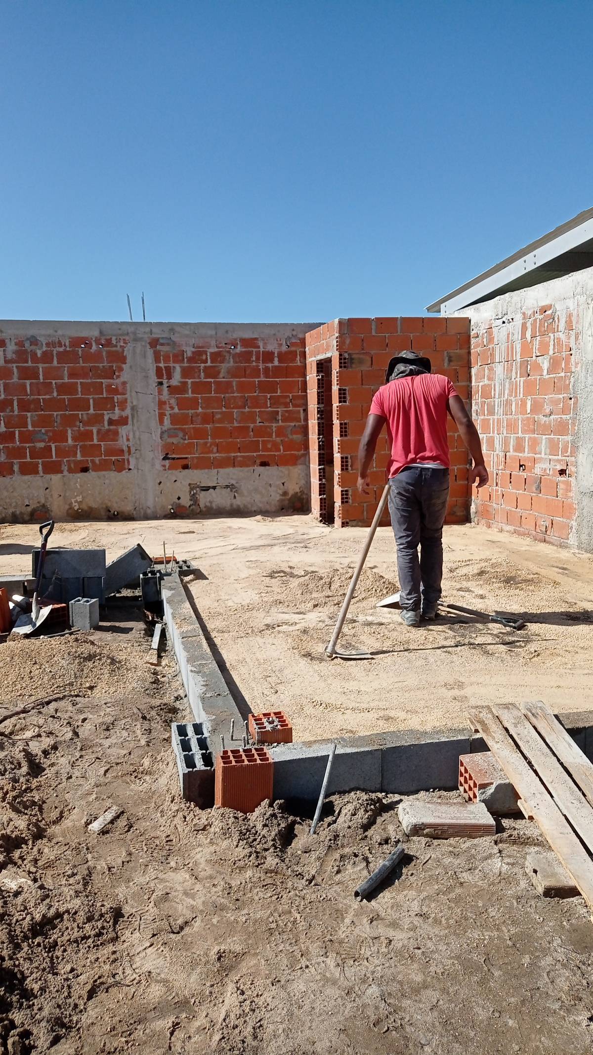 dossoil oliveira ltda - Barreiro - Reparação ou Manutenção de Canalização Exterior