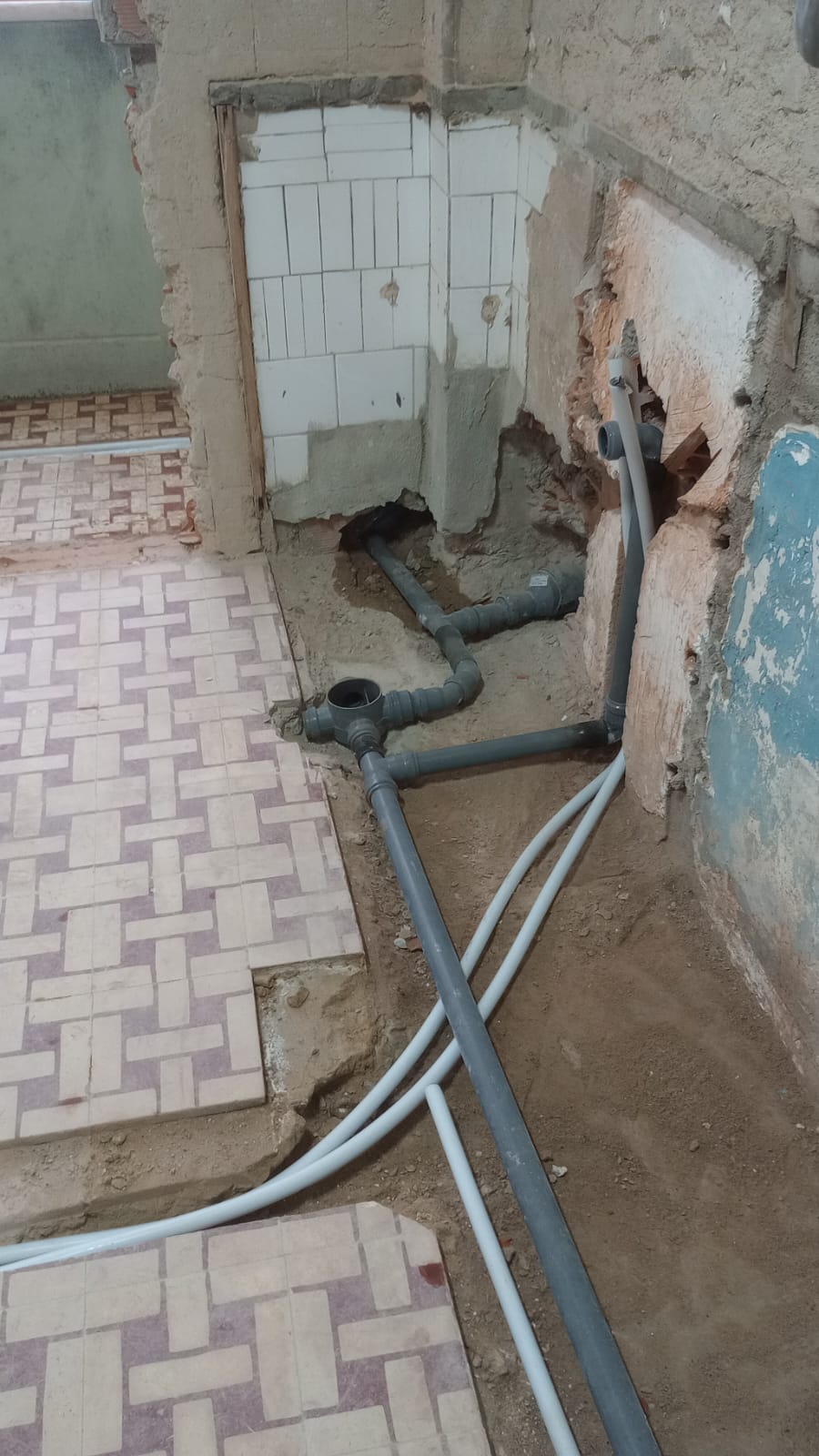 Phenomenal - Construção e Remodelação - Barreiro - Tile Installation