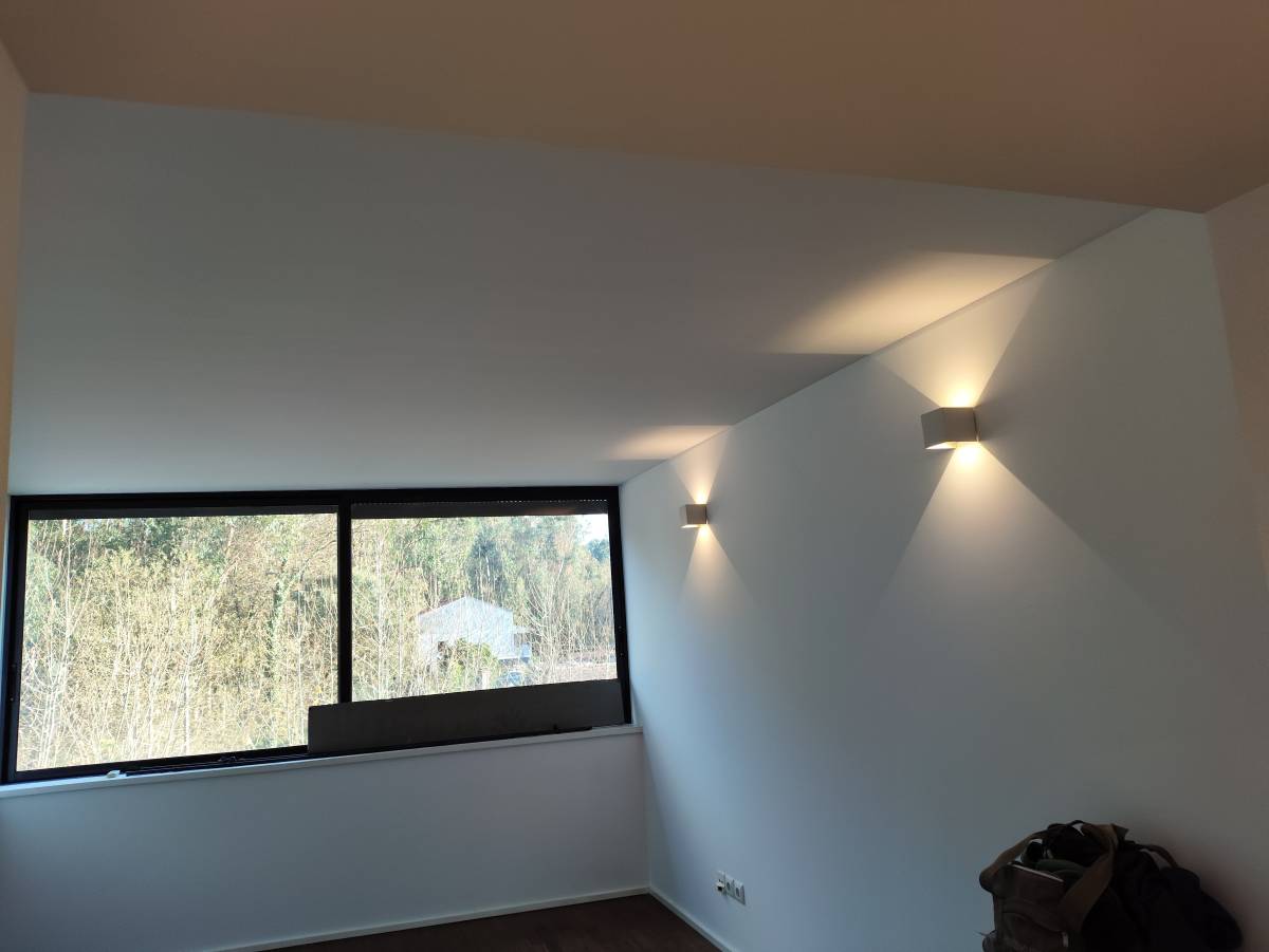 Gilson Moraes - Braga - Instalação de Lâmpada