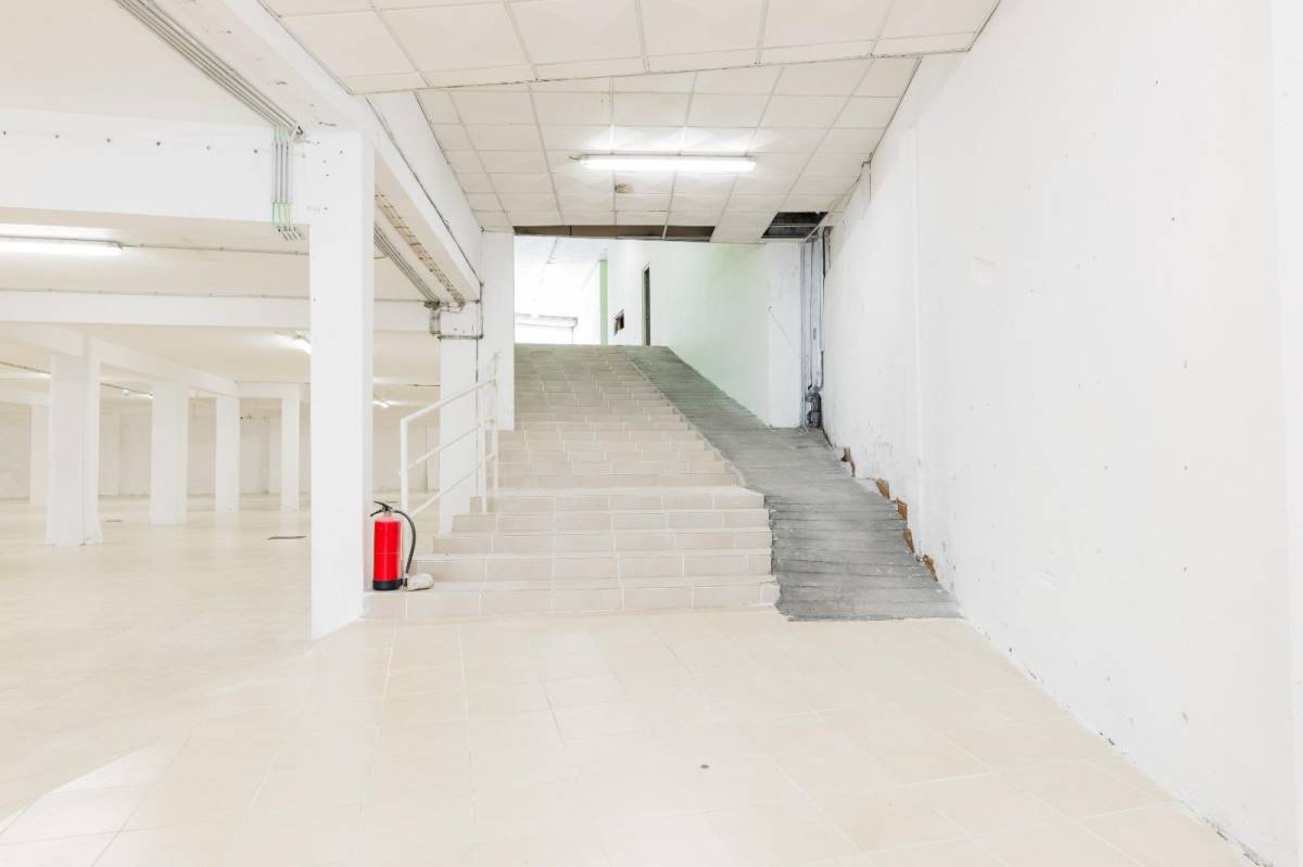 ESPECIALISTA: Manutenção e remodelação de casas; Construção de Estruturas interiores e exteriores, Aplicação de Piso Flutuante, Pintura, Limpeza Geral - Porto - Schallschutz