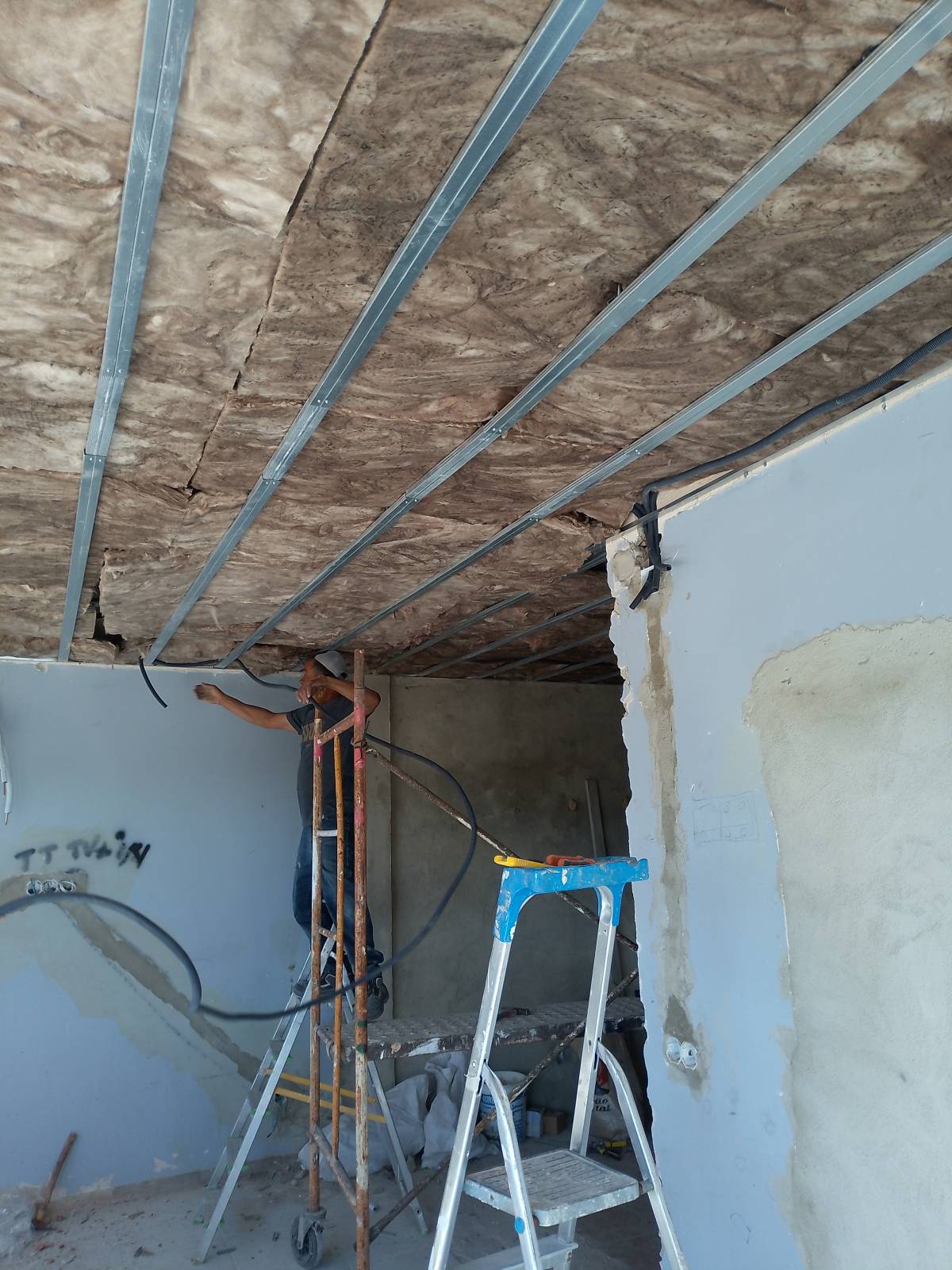 Articulessencia - Sobral de Monte Agraço - Stone or Tile Flooring Installation