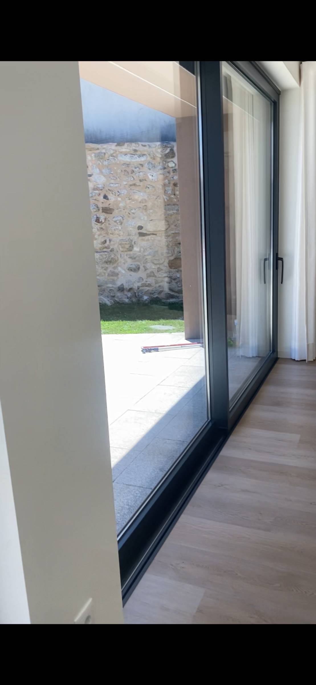 ESPECIALISTA: Manutenção e remodelação de casas; Construção de Estruturas interiores e exteriores, Aplicação de Piso Flutuante, Pintura, Limpeza Geral - Porto - Badsanierung
