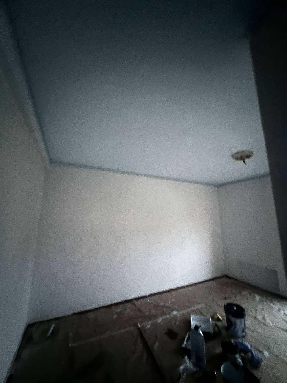 ESPECIALISTA: Manutenção e remodelação de casas; Construção de Estruturas interiores e exteriores, Aplicação de Piso Flutuante, Pintura, Limpeza Geral - Porto - Entfernung von Gebüsch- und Baumaufwuchs