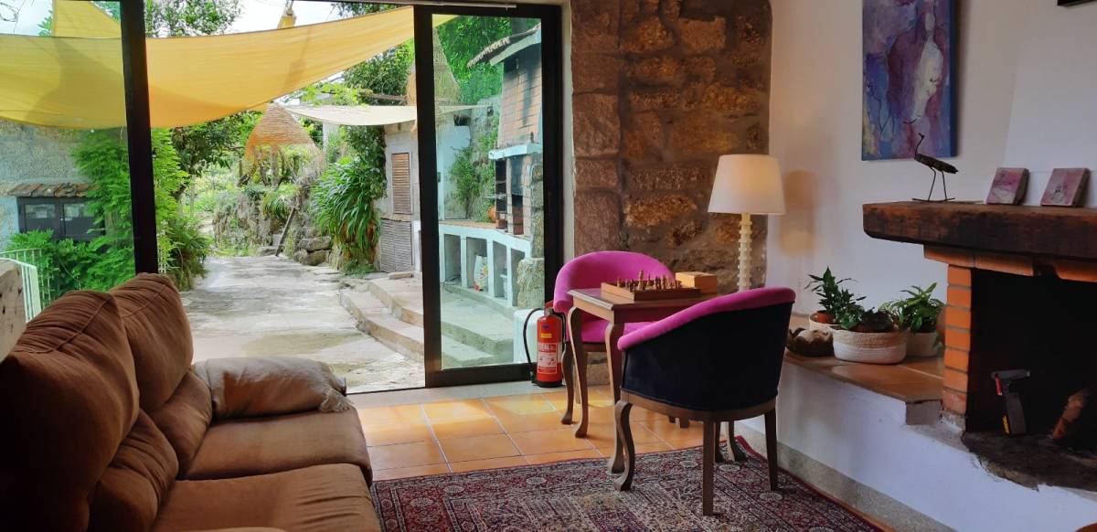 ESPECIALISTA: Manutenção e remodelação de casas; Construção de Estruturas interiores e exteriores, Aplicação de Piso Flutuante, Pintura, Limpeza Geral - Porto - Innenwand einbauen