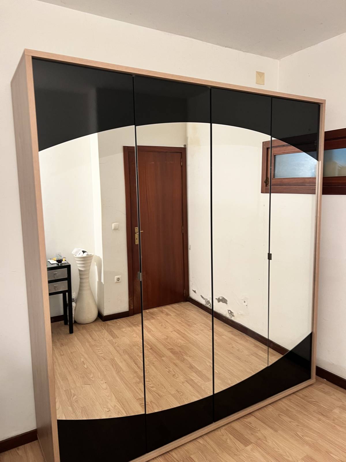 ESPECIALISTA: Manutenção e remodelação de casas; Construção de Estruturas interiores e exteriores, Aplicação de Piso Flutuante, Pintura, Limpeza Geral - Porto - Hausreinigung (regelmäßig)