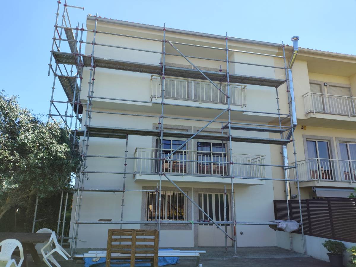 Gilson Moraes - Braga - Limpeza de Estofos e Mobília