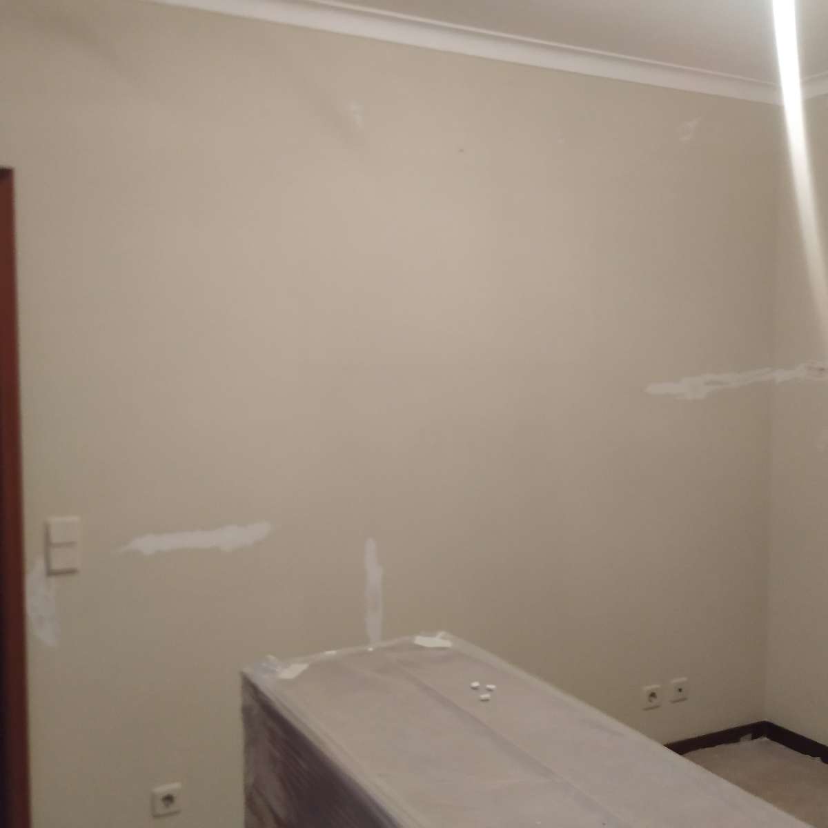 Alexandre Dias - Amarante - Door Installation