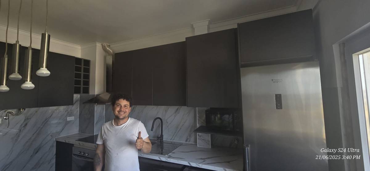 Jony - Sintra - Cabinet Refacing
