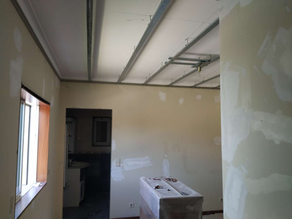 Alexandre Dias - Amarante - Garage Door Installation or Replacement
