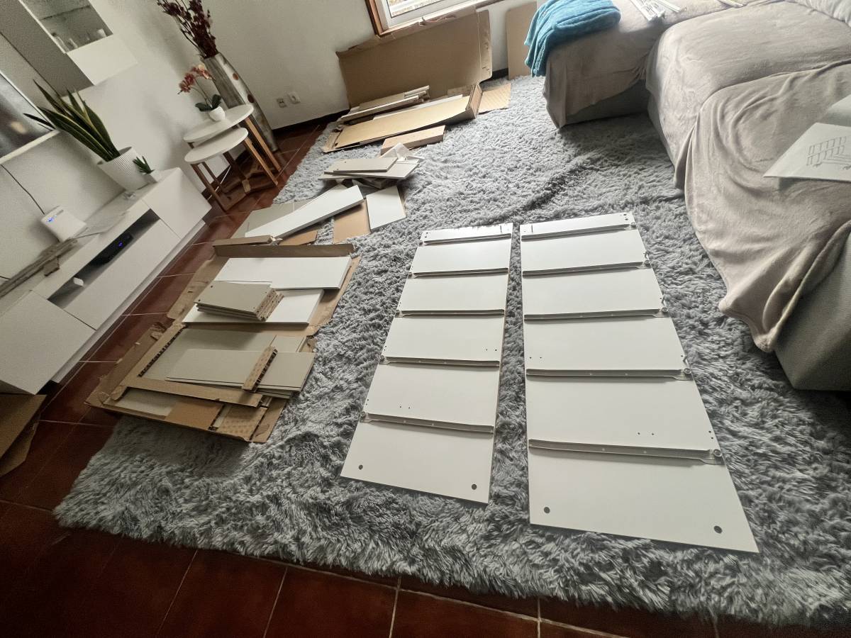 ESPECIALISTA: Manutenção e remodelação de casas; Construção de Estruturas interiores e exteriores, Aplicação de Piso Flutuante, Pintura, Limpeza Geral - Porto - Innenanstrich