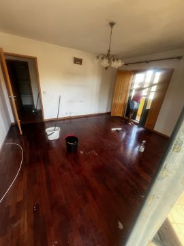 ESPECIALISTA: Manutenção e remodelação de casas; Construção de Estruturas interiores e exteriores, Aplicação de Piso Flutuante, Pintura, Limpeza Geral - Porto - Peinture extérieure