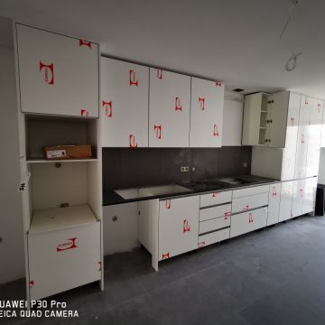 Almeida carpinteiria - Torres Novas - Montagem de Equipamento Desportivo
