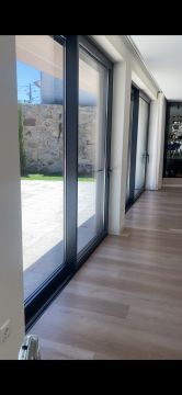 ESPECIALISTA: Manutenção e remodelação de casas; Construção de Estruturas interiores e exteriores, Aplicação de Piso Flutuante, Pintura, Limpeza Geral - Porto - Möbelmontage