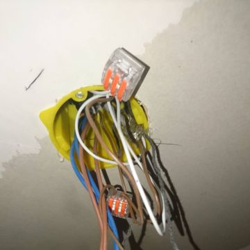 Rui electrician - Amares - Illustrating