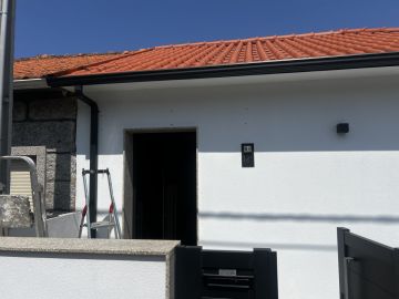 ESPECIALISTA: Manutenção e remodelação de casas; Construção de Estruturas interiores e exteriores, Aplicação de Piso Flutuante, Pintura, Limpeza Geral - Porto - Grundreinigung oder Frühjahrsputz
