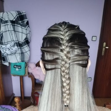 MARISA BENZA TRANCISTA ππ»π΅πΉβ€οΈβ¨π«‘β¨ππ - Felgueiras - Hairdressers and Makeup Artists