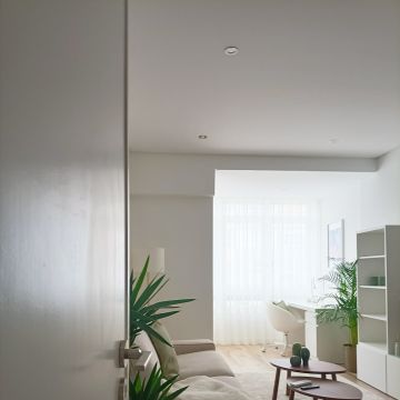 Aquela Decoração - Atelier de Decoração UNIP Lda - Seixal - Suspensão de Quadros e Instalação de Arte