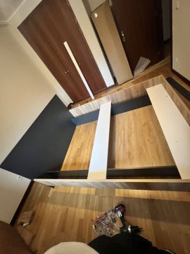 ESPECIALISTA: Manutenção e remodelação de casas; Construção de Estruturas interiores e exteriores, Aplicação de Piso Flutuante, Pintura, Limpeza Geral - Porto - Gartenmöbel montieren