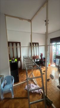 ESPECIALISTA: Manutenção e remodelação de casas; Construção de Estruturas interiores e exteriores, Aplicação de Piso Flutuante, Pintura, Limpeza Geral - Porto - Installation d'escaliers