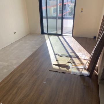 Paulo César dos Santos - Loulé - Schrank umbauen