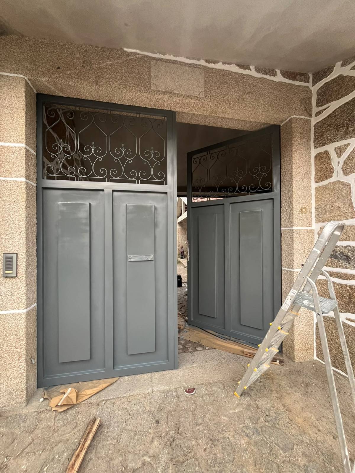 Ks - Barcelos - Instalação de Cobertura de Pátio