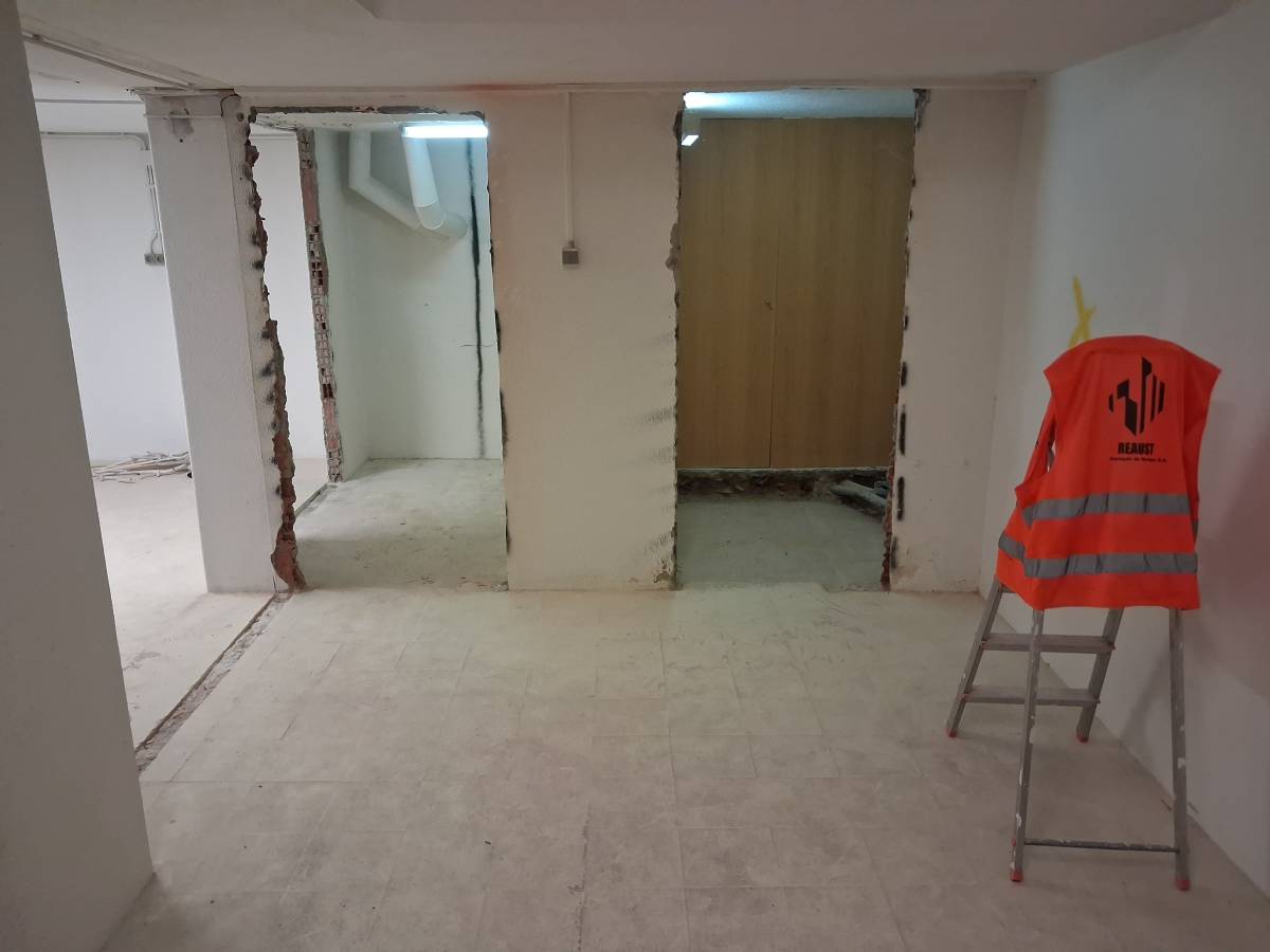 Reaust - Prestação de serviços Limitada - Lisboa - Installation ou remplacement d'une pompe à eau