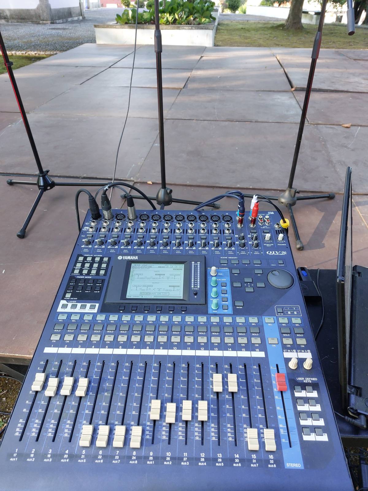 Kardosom - Águeda - Aluguer de Equipamento para Festas