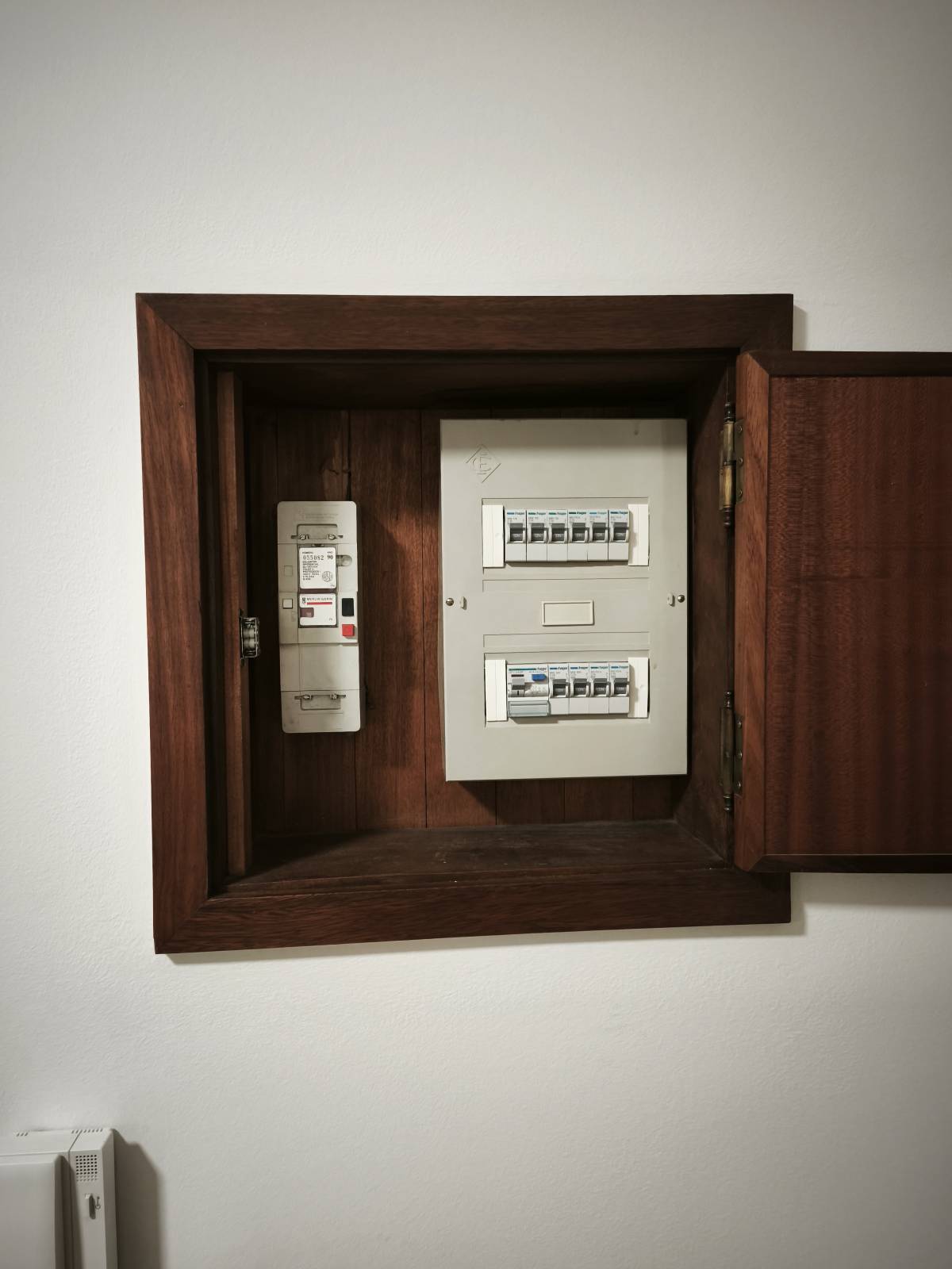 Adriano Quinteiro - Braga - Problemas Elétricos e de Cabos