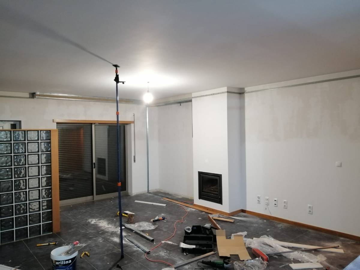 JM ELETRIC & JORGE REMODELAÇÕES - Mealhada - Attic Remodel
