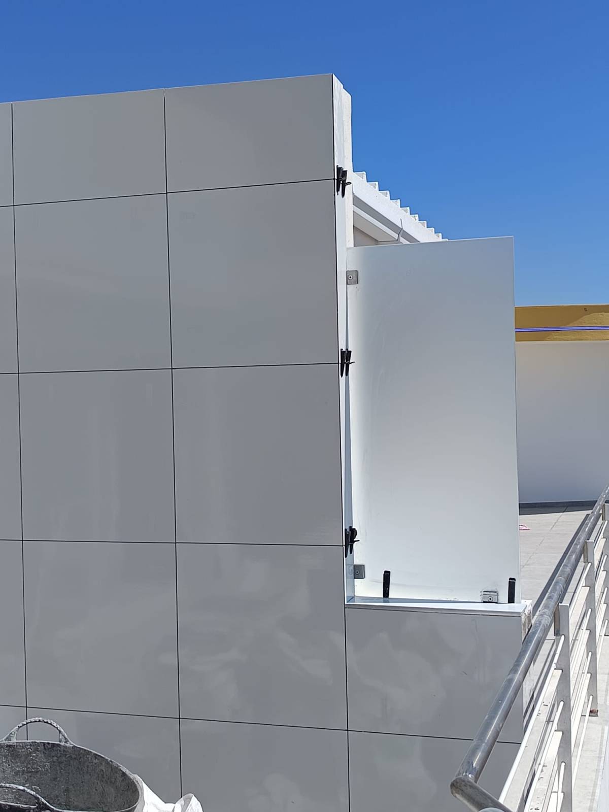 Empire build - Portimão - Refrigerator Repair or Maintenance
