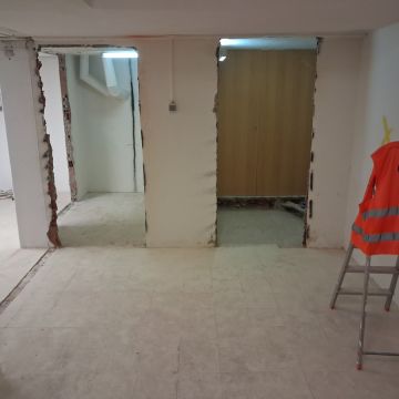 Reaust - Prestação de serviços Limitada - Lisboa - Installation ou remplacement d'une pompe à eau
