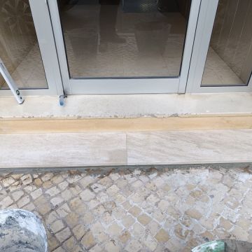 Empire build - Portimão - Tile Installation