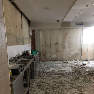 Reaust - Prestação de serviços Limitada - Lisboa - Innenwand einbauen